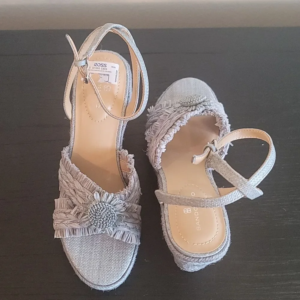 BRAND NEW BANDOLINO WOMEN'S KRISTA WEDGE SANDAL